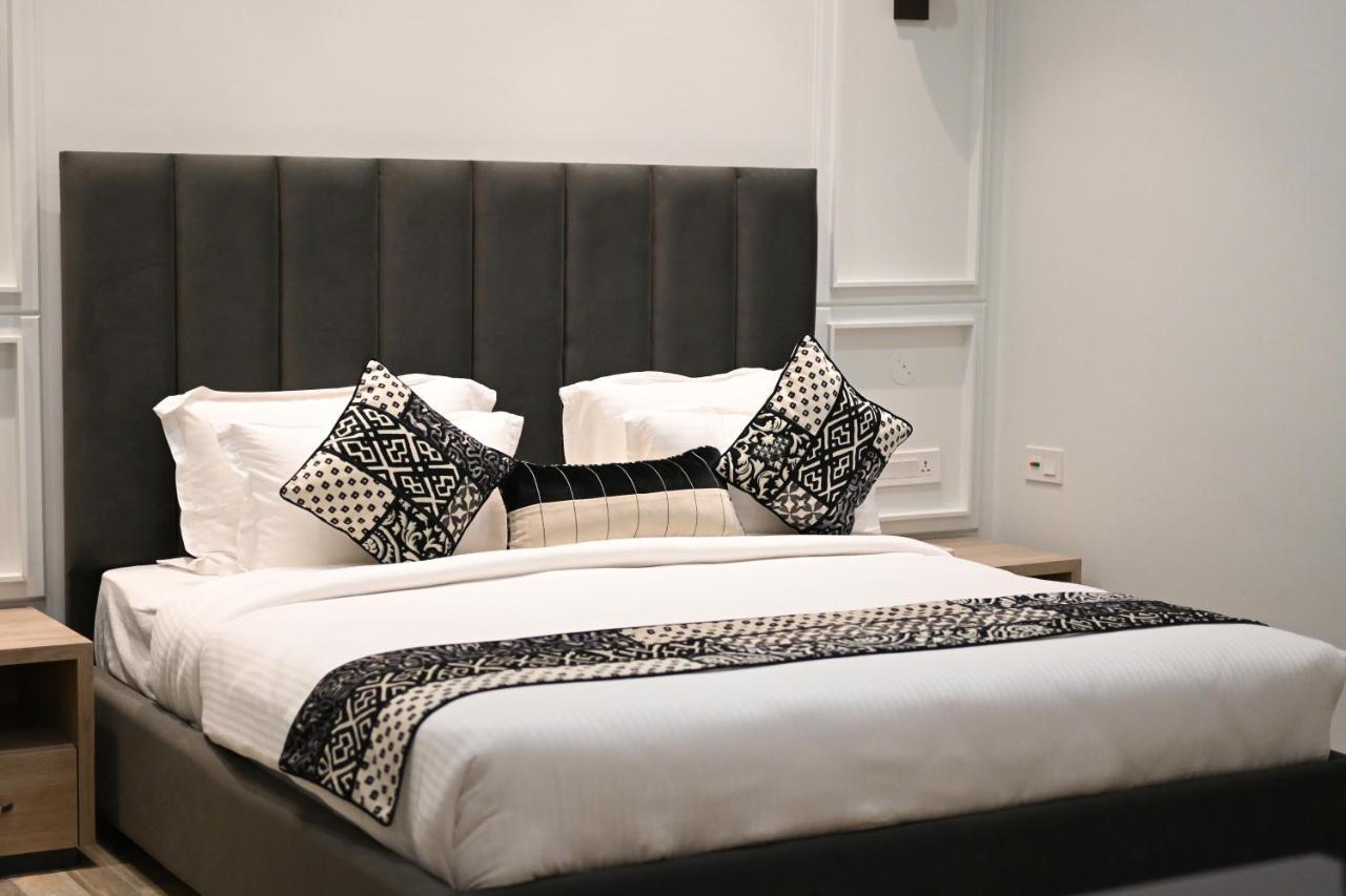 Elegance Regency Hotel Khanna  Екстериор снимка